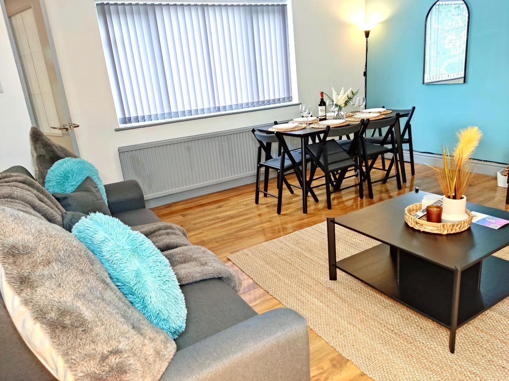 Comfortable 3 Bedrooms Leeds Beach House - Ideal For Family And Contractors - Free Parking For 2 Cars Exterior foto