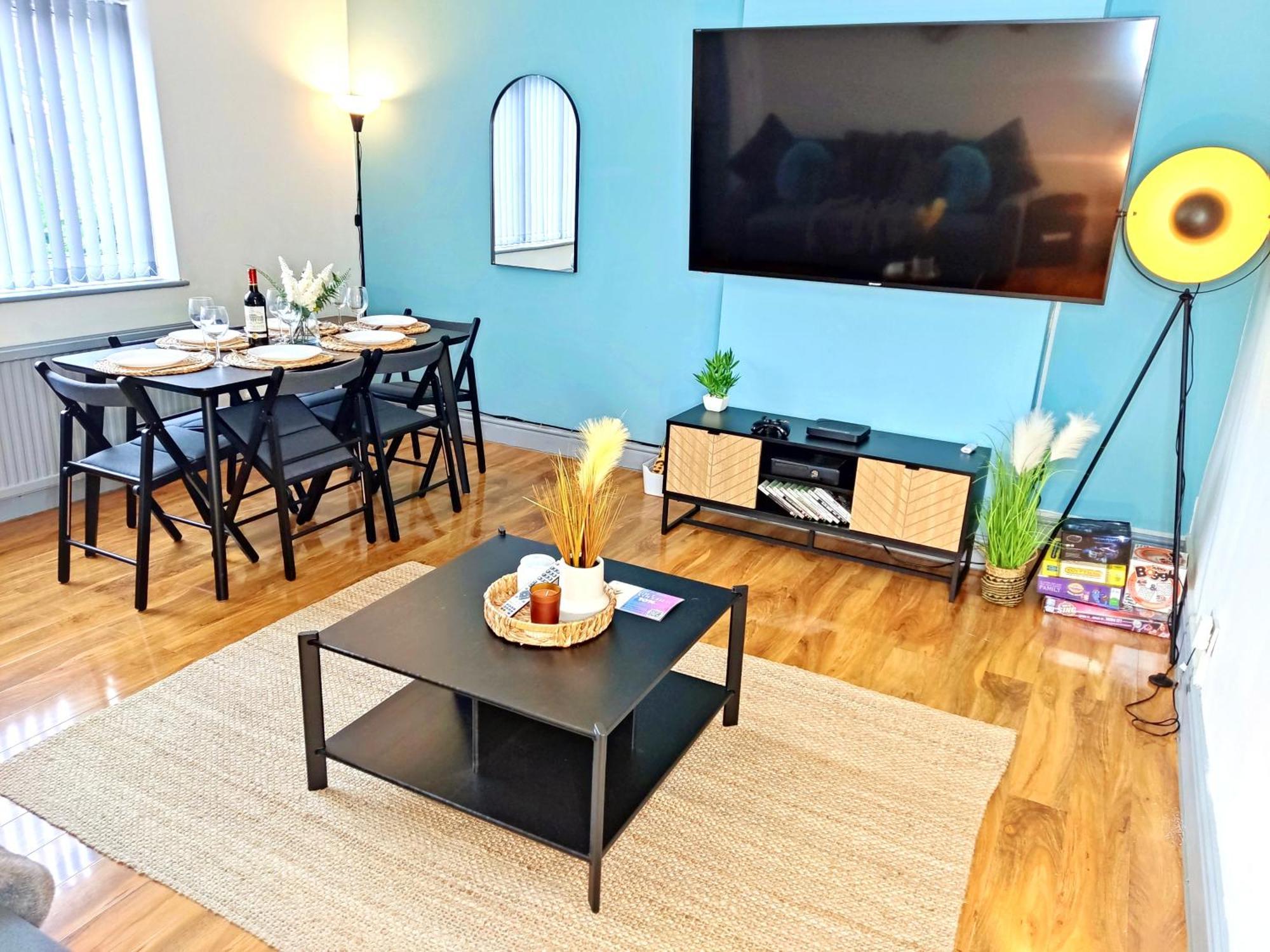 Comfortable 3 Bedrooms Leeds Beach House - Ideal For Family And Contractors - Free Parking For 2 Cars Exterior foto