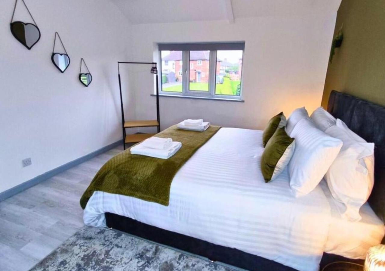 Comfortable 3 Bedrooms Leeds Beach House - Ideal For Family And Contractors - Free Parking For 2 Cars Exterior foto
